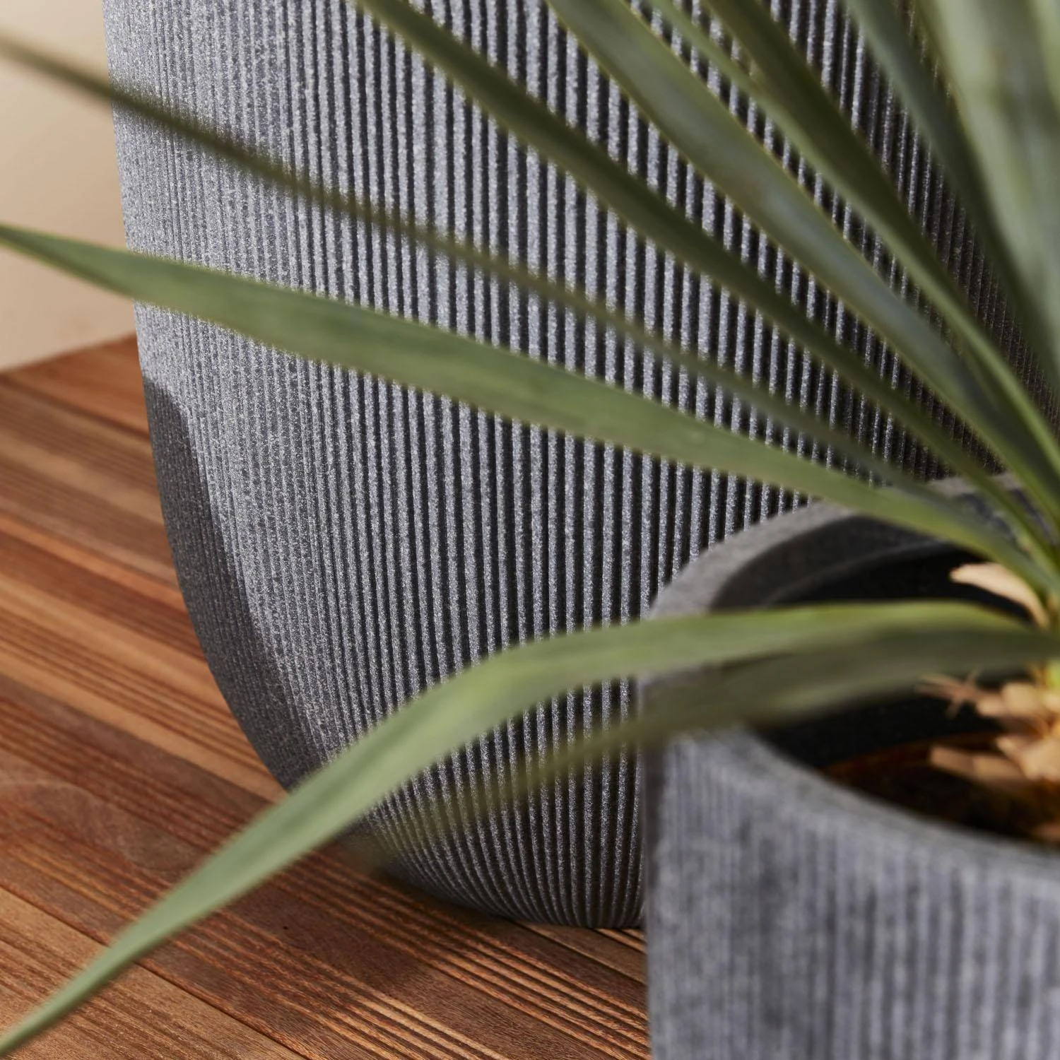 Cache-pots Plastique (lot De 3) Couleur : Gris Foncé 4 Cache-pots Plastique (lot De 3) Couleur : Gris Foncé – Image 2