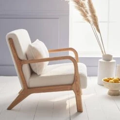 Fauteuil Scandinave En Bois Et Tissu Bouclette -Sweeek iacscaboucl 9ca3bba03d4f372dd8c0905091f22835