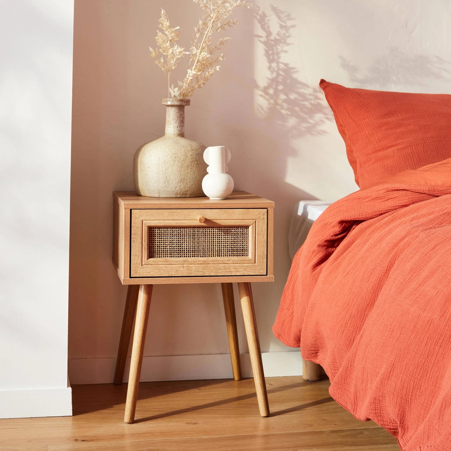 Table De Chevet Effet Bois Et Cannage, 1 Tiroir 3 Table De Chevet Effet Bois Et Cannage, 1 Tiroir