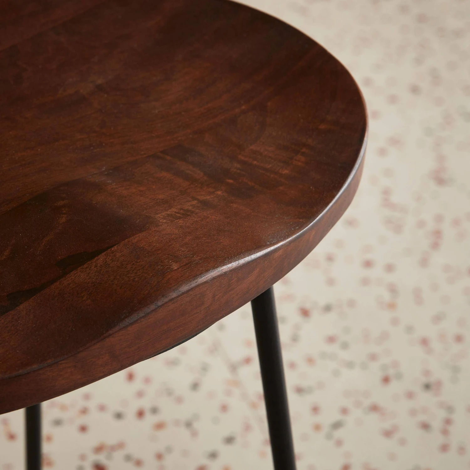 Tabouret De Bars Bois De Manguier Et Acier, Repose Pieds, 65cm (lot De 2) Couleur : Teinté Noyer 5 Tabouret De Bars Bois De Manguier Et Acier, Repose Pieds, 65cm (lot De 2) Couleur : Teinté Noyer – Image 3