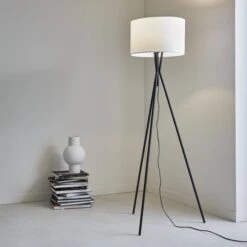 Lampadaire Filaire D'intérieur Tripode H 152cm Couleur : Blanc