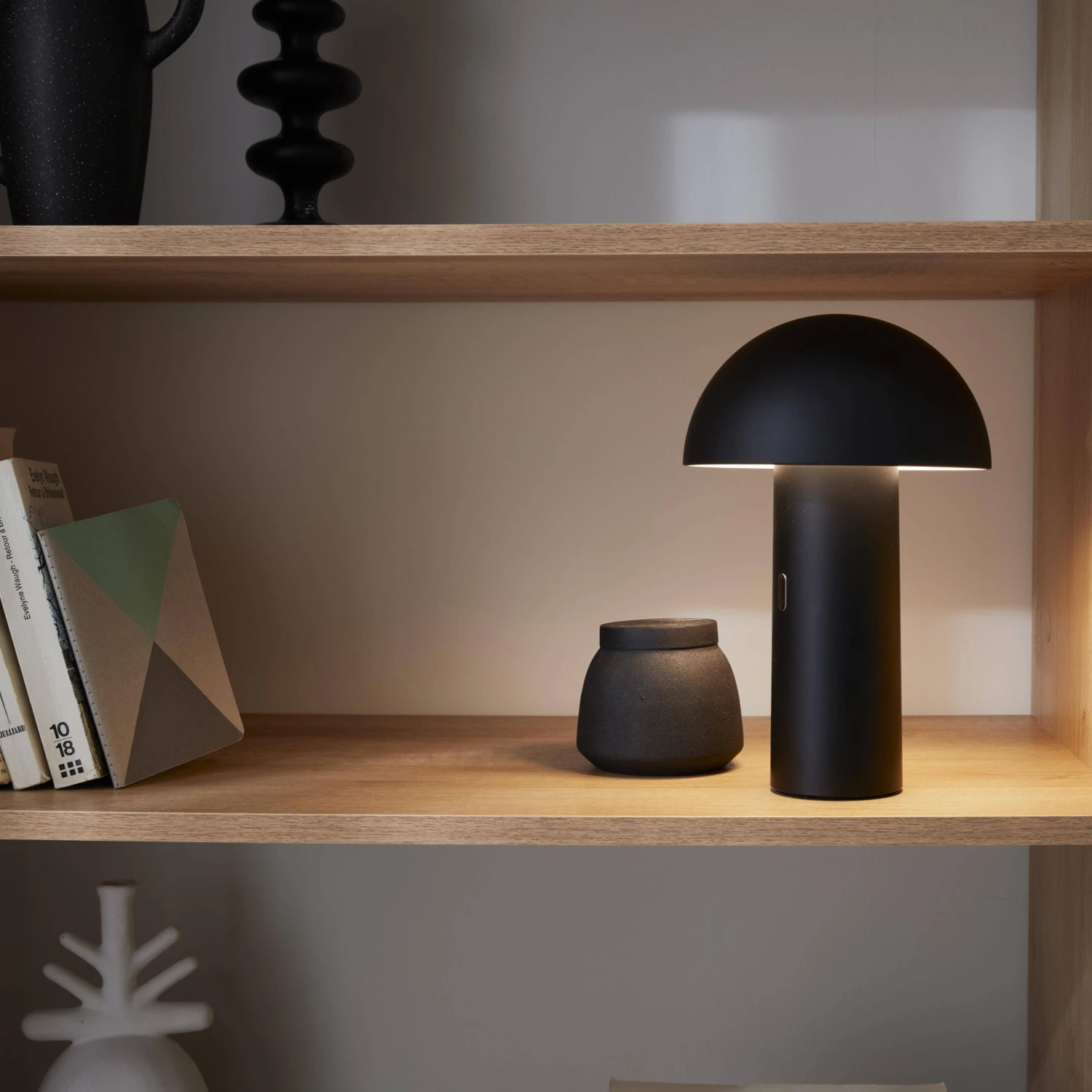 Lampe De Table Sans Fil Nomade à Tête Orientable Intérieur / Extérieur H 28cm Couleur : Noir 4 Lampe De Table Sans Fil Nomade à Tête Orientable Intérieur / Extérieur H 28cm Couleur : Noir – Image 2