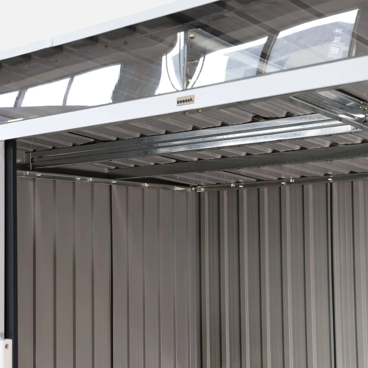 Abri De Jardin En Métal 4,85m2 Avec Puits De Lumière 6 Abri De Jardin En Métal 4,85m2 Avec Puits De Lumière – Image 4