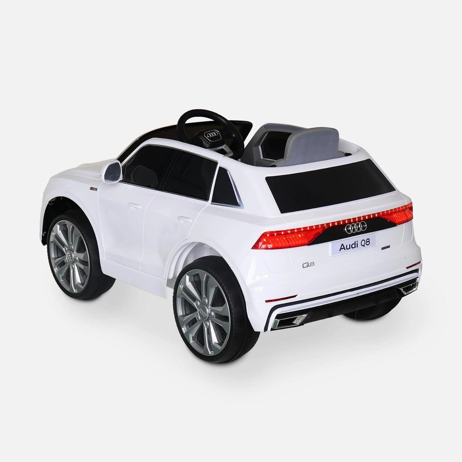 Voiture électrique Enfant Audi Q8 12V, 1 Place Couleur : Blanc 4 Voiture électrique Enfant Audi Q8 12V, 1 Place Couleur : Blanc – Image 2